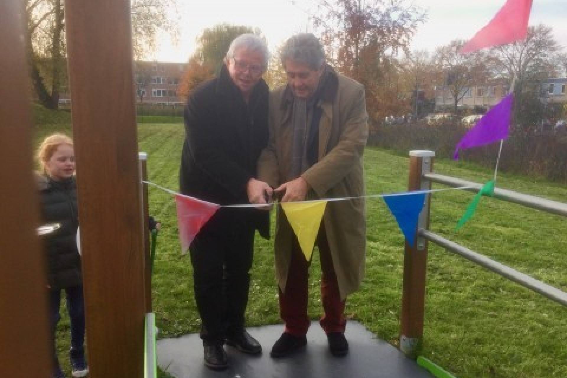 speeltoestel-overhandigd-aan-taka-tuka-land-1